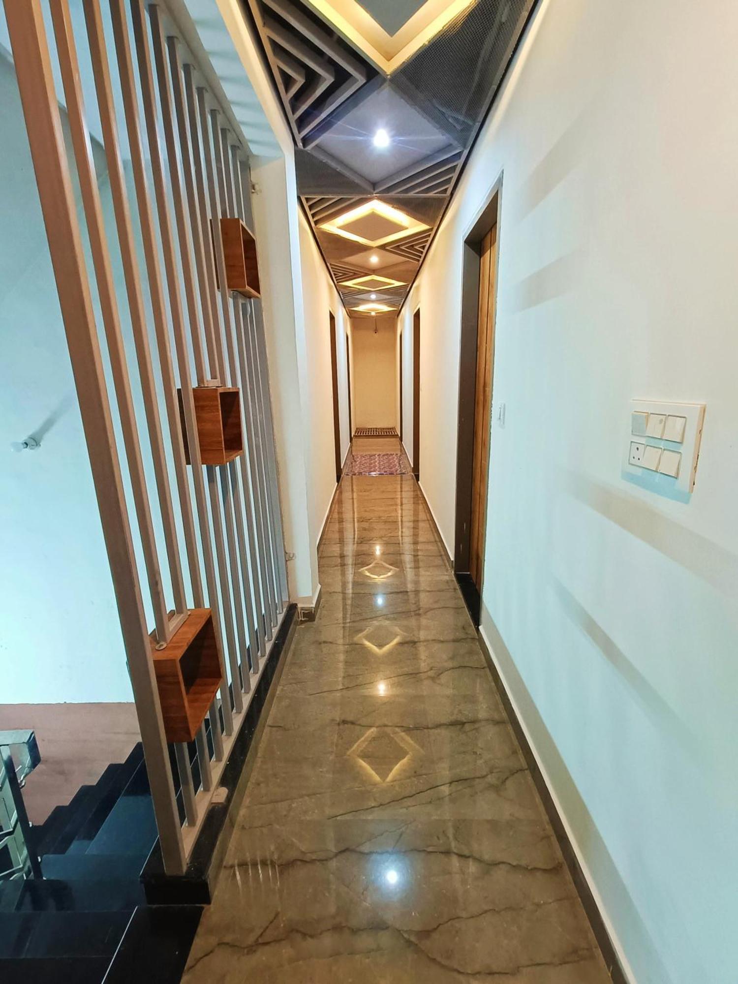 Shri Radha Rani Kripa Dham Hotel Mathura Exterior photo